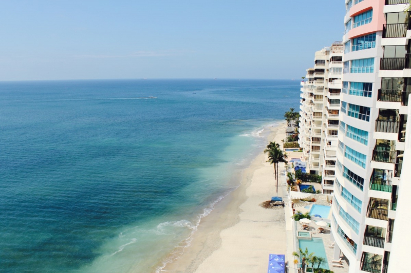 chambre-hote-BRIGNOLES-min_beach_ocean_shore_hotel_palm_tree-33726